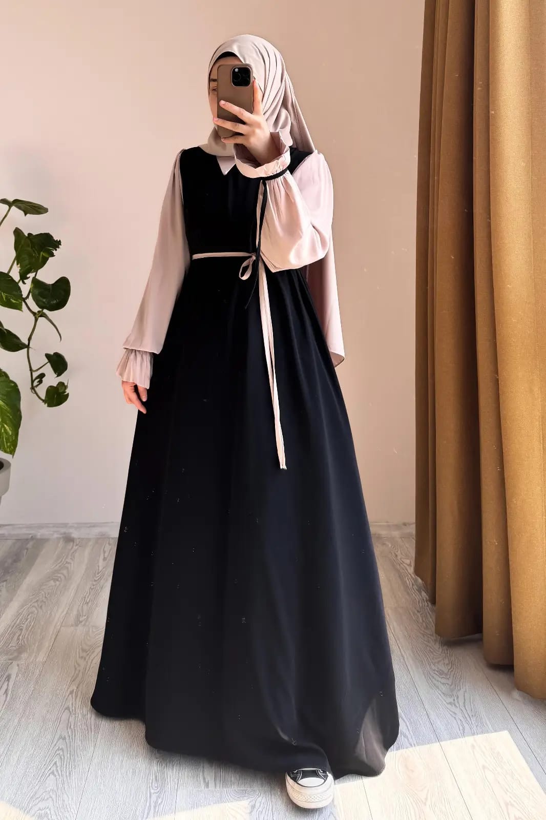 Collar Belted Abaya with Stroller